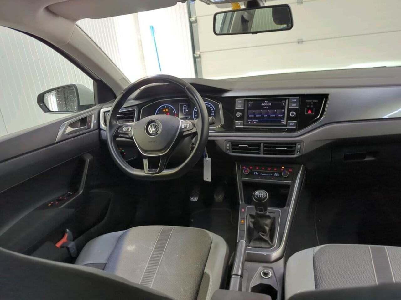 VOLKSWAGEN POLO 1.0 T photo