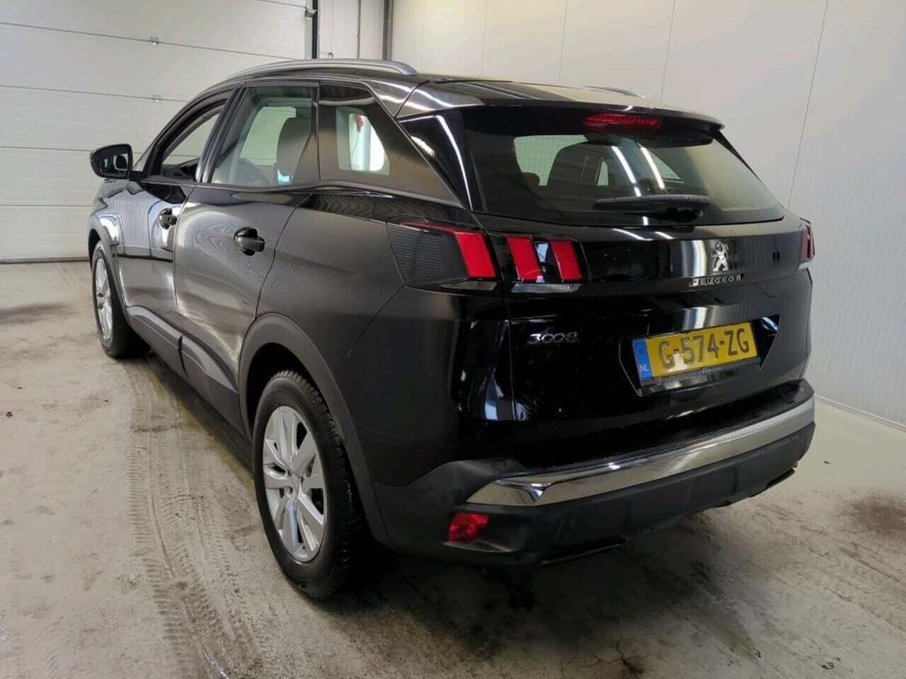 PEUGEOT 3008 1.2 photo