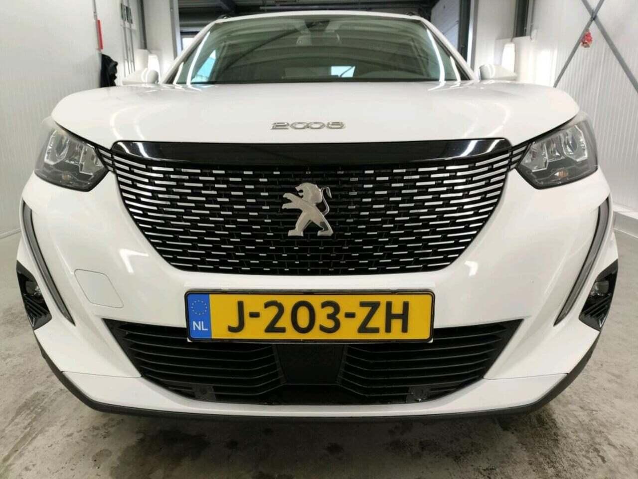 PEUGEOT 2008 1.2 photo