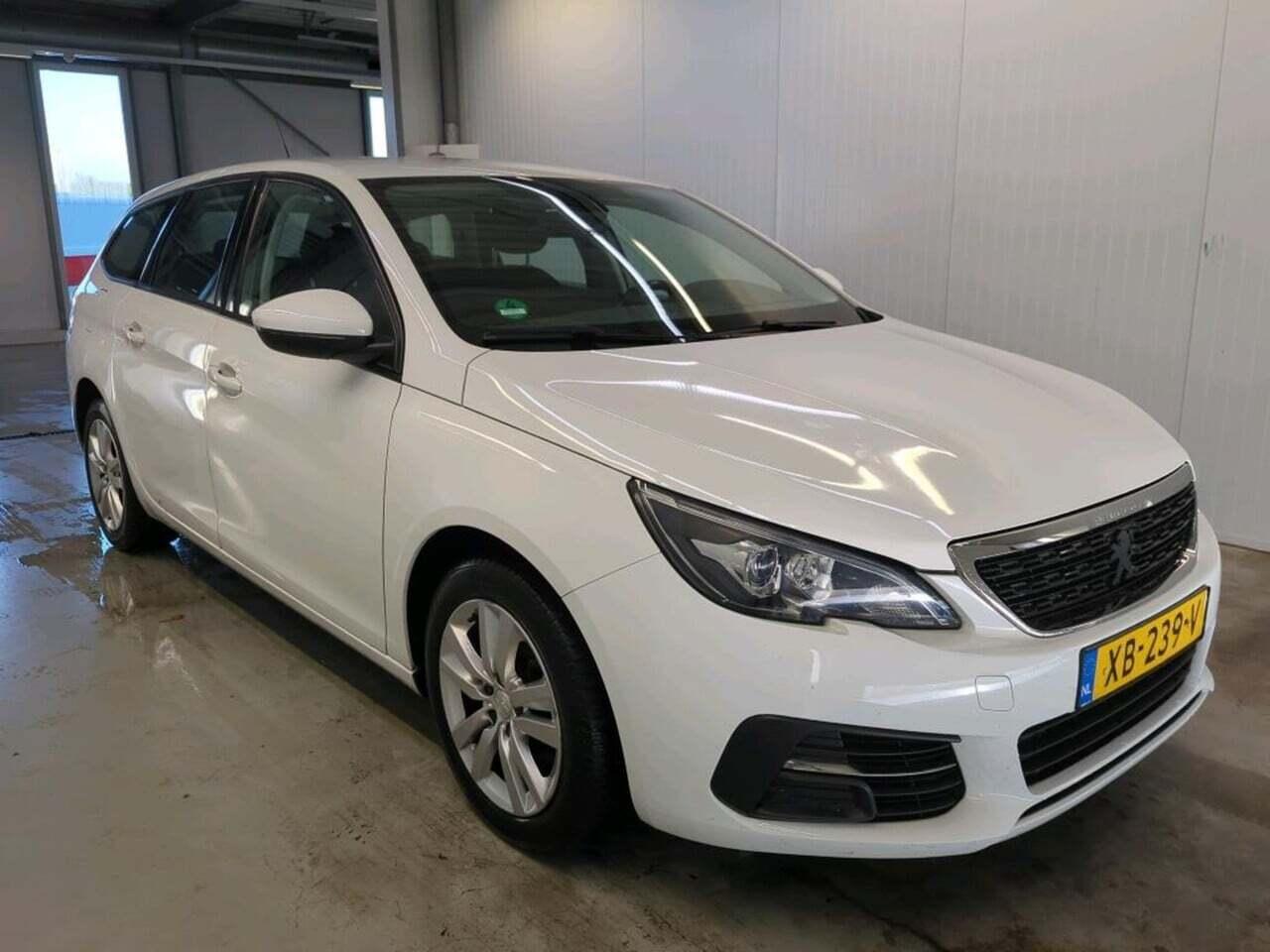 PEUGEOT 308 SW 1.2 photo