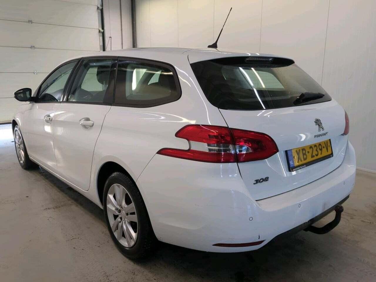 PEUGEOT 308 SW 1.2 photo