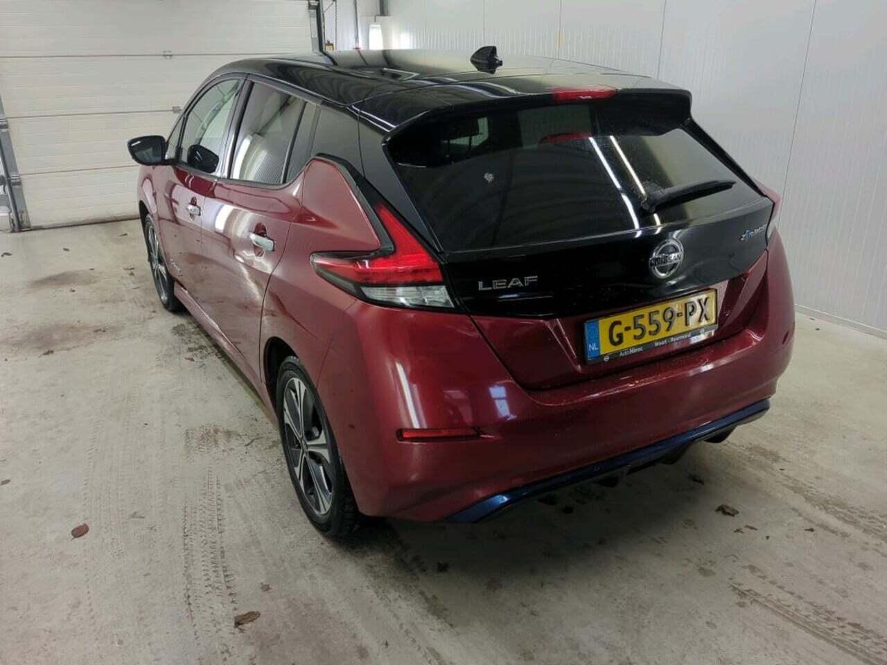 NISSAN LEAF 62 photo