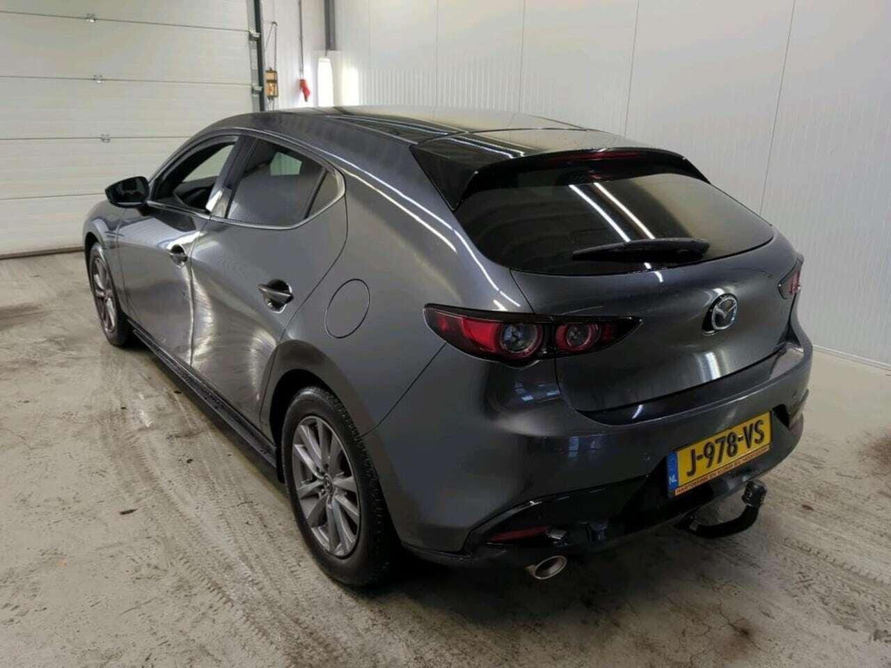 Mazda 3 2.0 photo