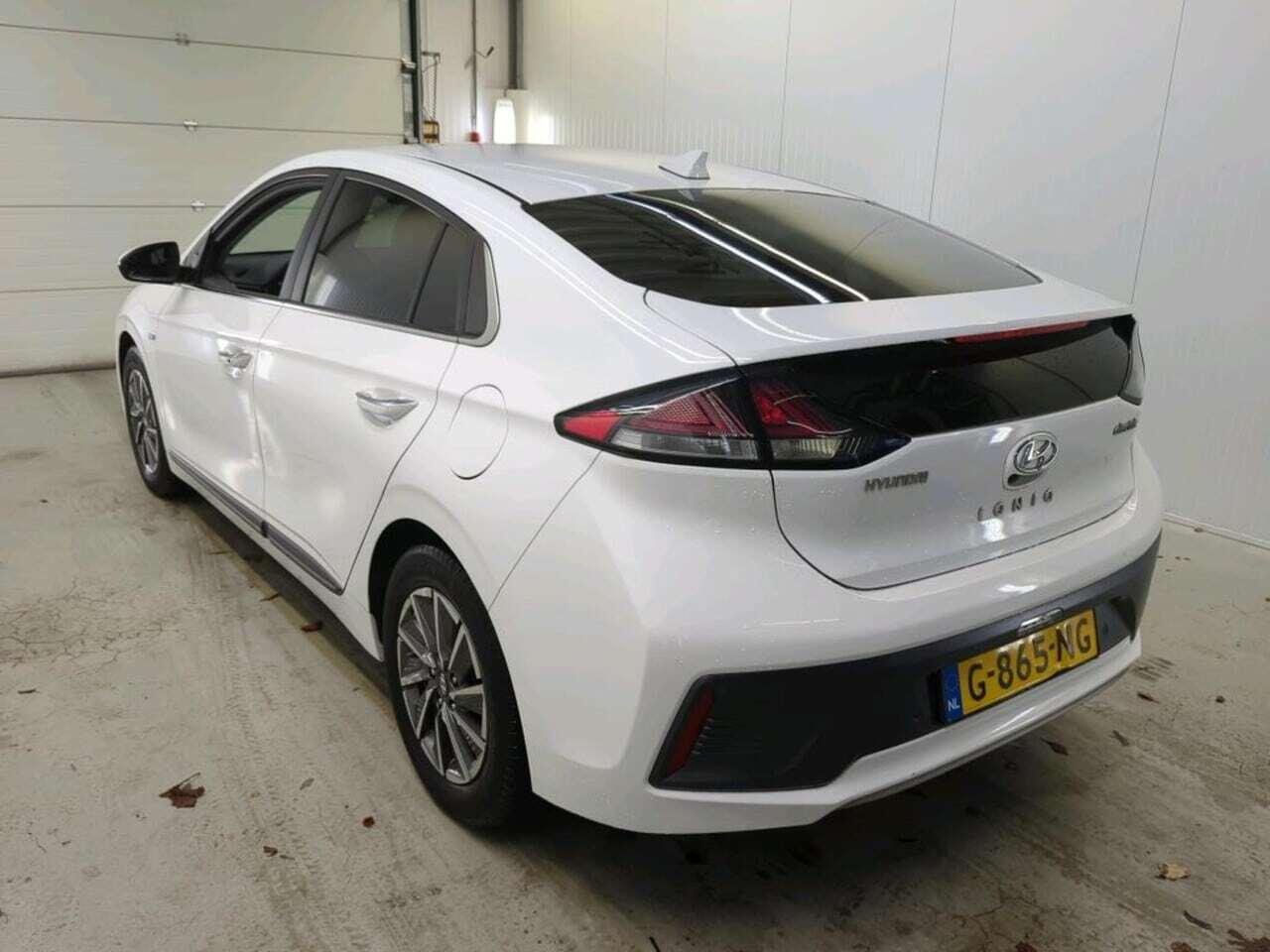 HYUNDAI IONIQ Premium photo