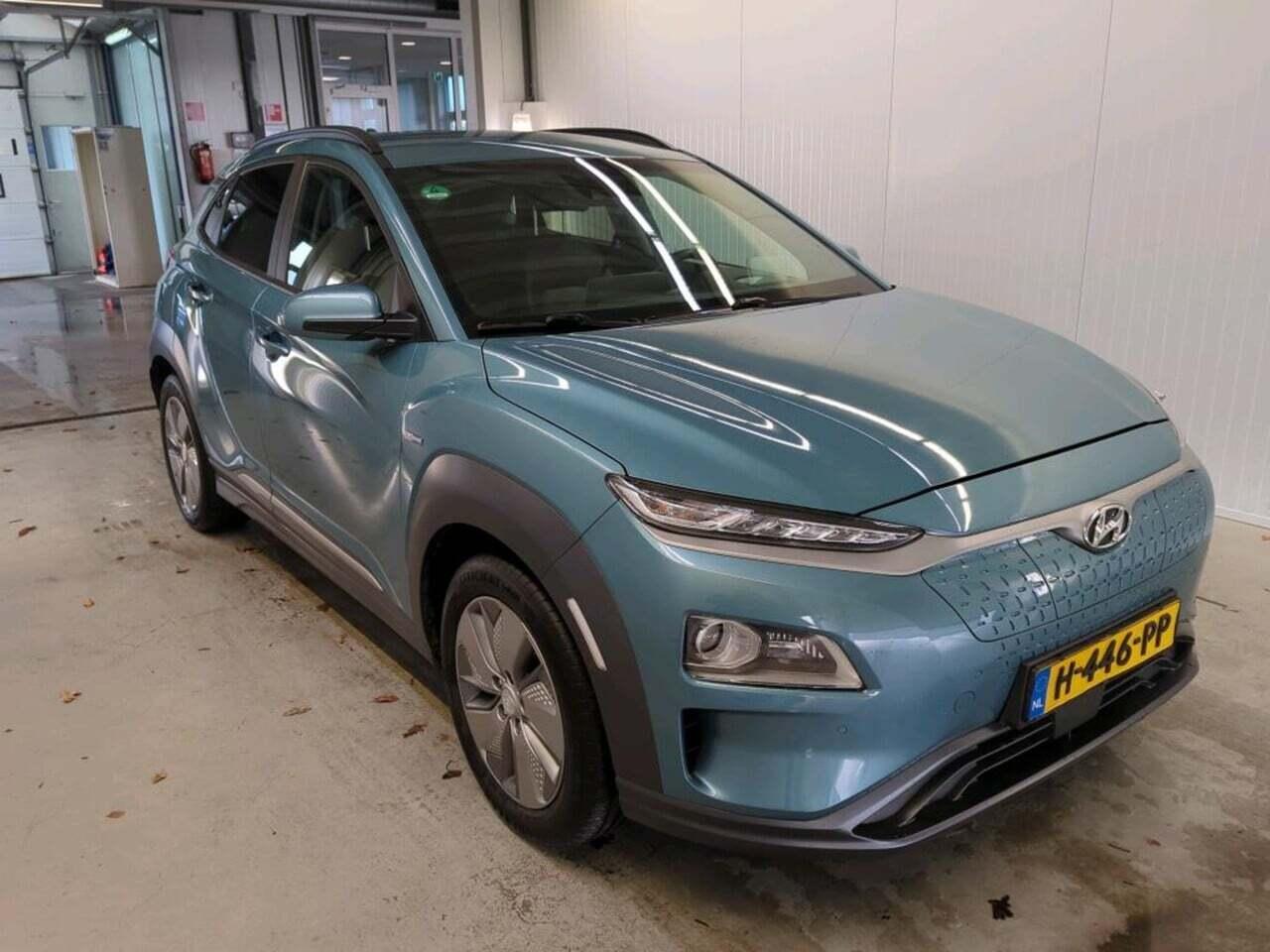 HYUNDAI Kona EV photo