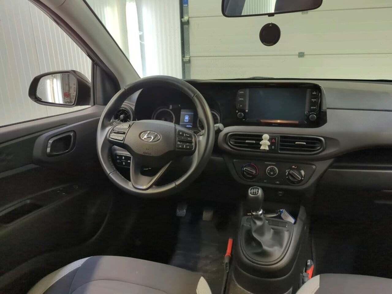 HYUNDAI i10 1.0 photo