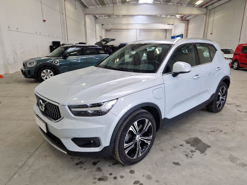 Volvo 233 VOLVO XC40 / 2017 / 5P / SUV T4 PLUG-IN HYBRID AUTO RECHARGE INSCR.