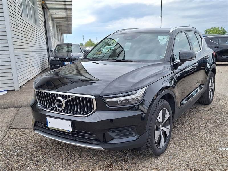 Volvo 235 VOLVO XC40 / 2017 / 5P / SUV T4 PLUG-IN HYBRID AUTO RECH INSCRIP EXPR