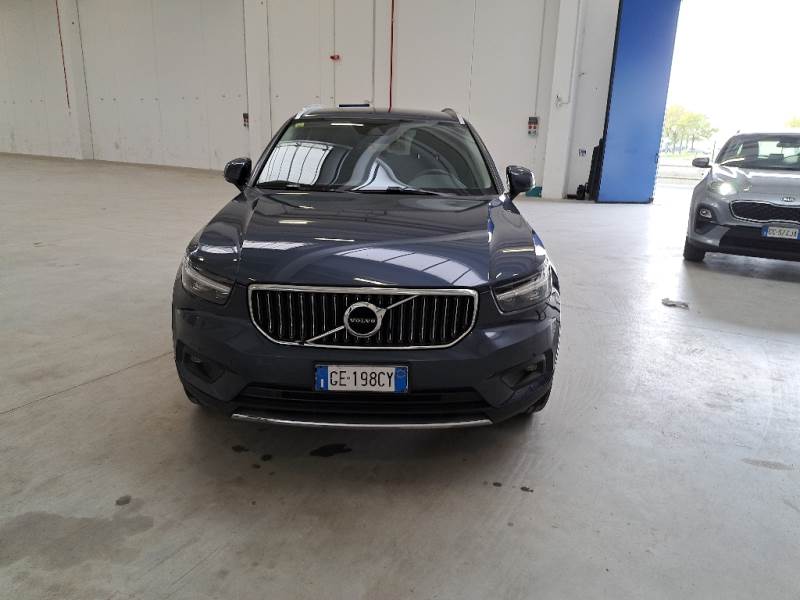 Volvo 228 VOLVO XC40 / 2017 / 5P / SUV T5 PLUG-IN HYBRID AUTO RECH INSCRIP EXPR photo