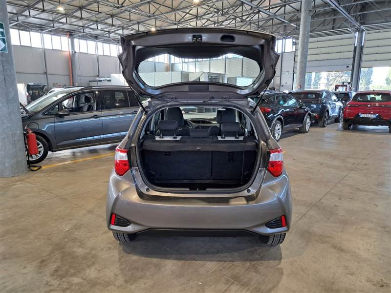 Toyota HYBPROMO2 TOYOTA YARIS / 2017 / 5P / BERLINA 1.5 HYBRID BUSINESS photo