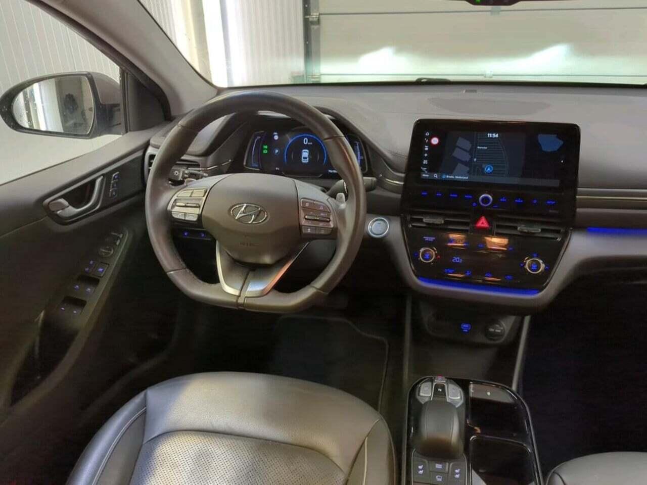 HYUNDAI IONIQ Premium photo