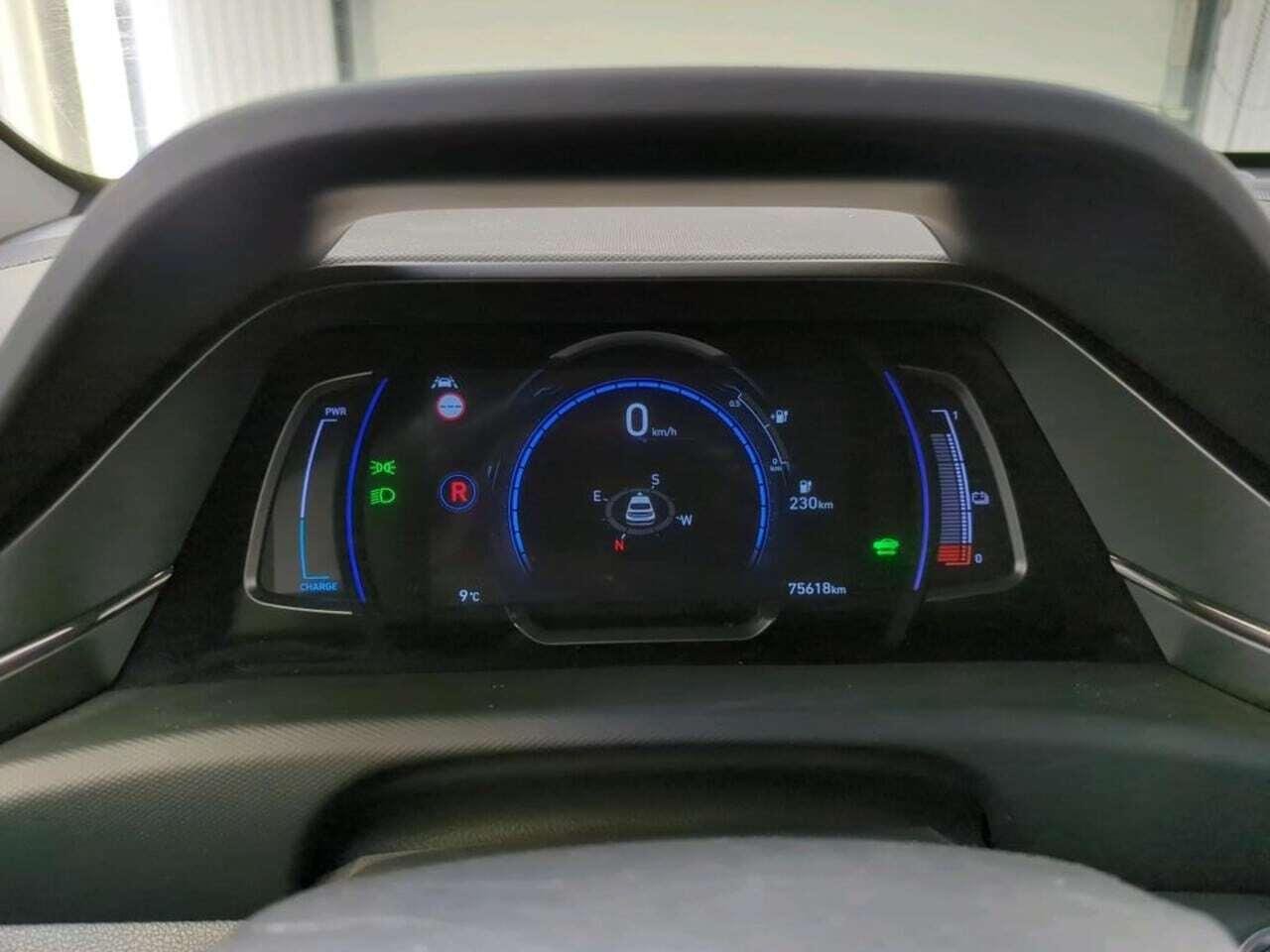 HYUNDAI IONIQ Premium photo