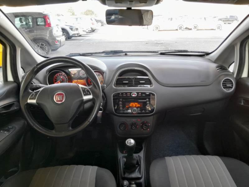 Fiat 7 FIAT PUNTO / 2011 / 5P / BERLINA VAN 1.3 MJET 95CV 4POSTI(N1)SeS E6 photo