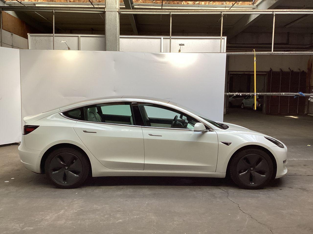 Tesla Model 3 Long Range AWD 75 kWh photo