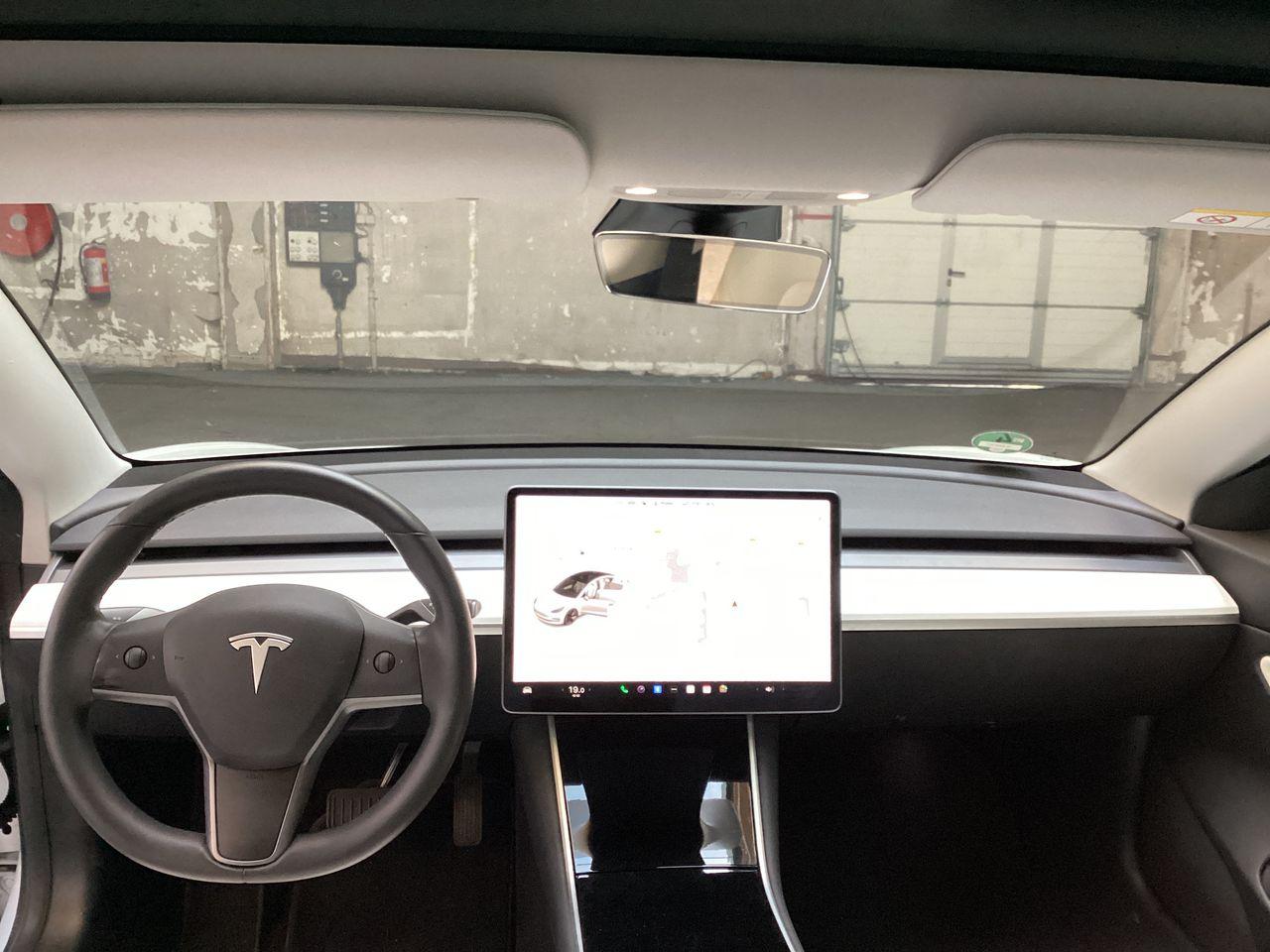 Tesla Model 3 Long Range AWD 75 kWh photo