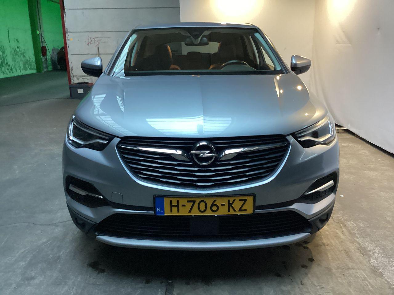 OPEL Grandland X 1.2 Turbo Business Executive photo