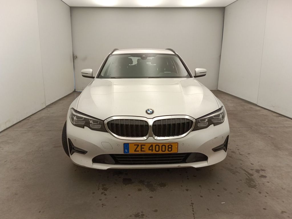 BMW 3 TOURING DIESEL - 2019 318 dA 150 AdBlue (EU6d-TEMP) 5d photo