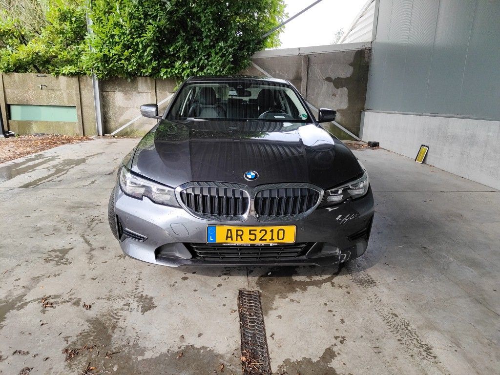 BMW 3 DIESEL - 2019 316 dA 122hp MHD AdBlue 4d photo