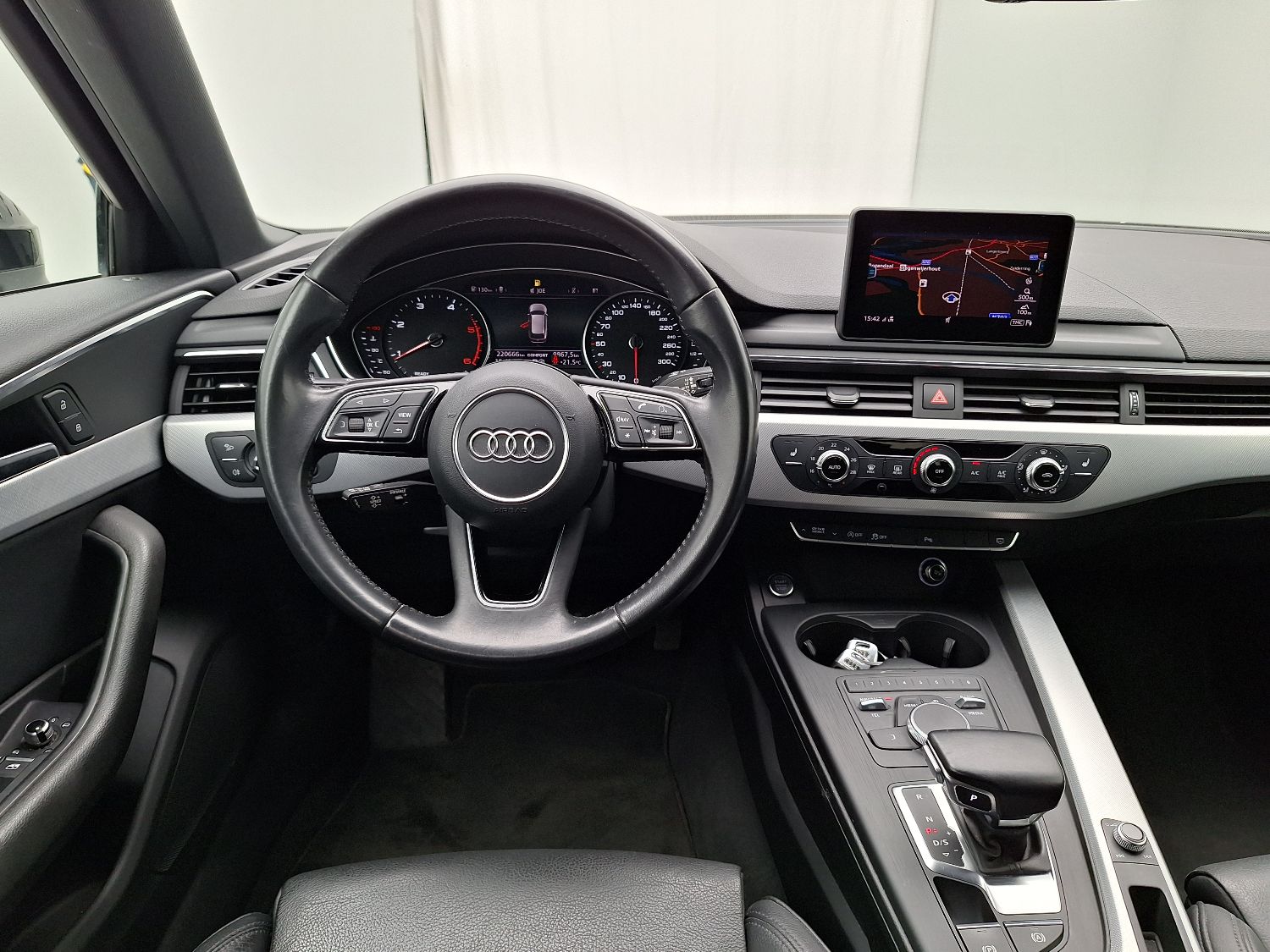 Audi, A4 Avant '15, Audi A4 Avant 2.0 TDi Ultra 110kW S tr Sport Buss photo