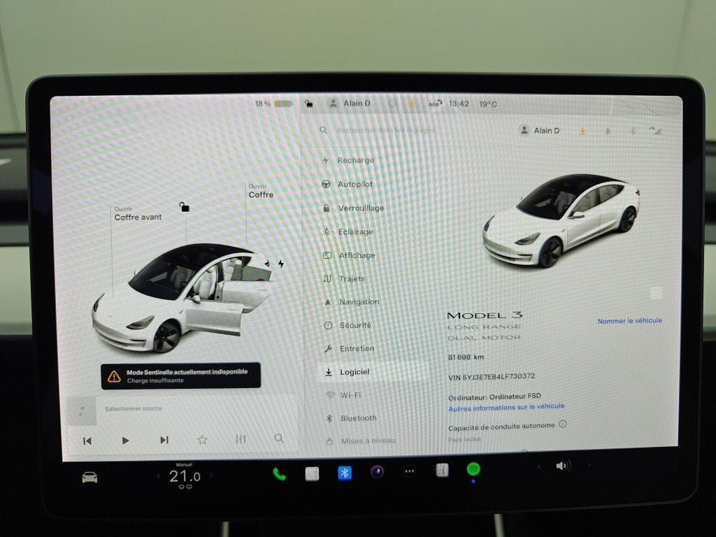 TESLA MODEL 3 65 kWh 351 Long-Range Dual Motor 5d photo