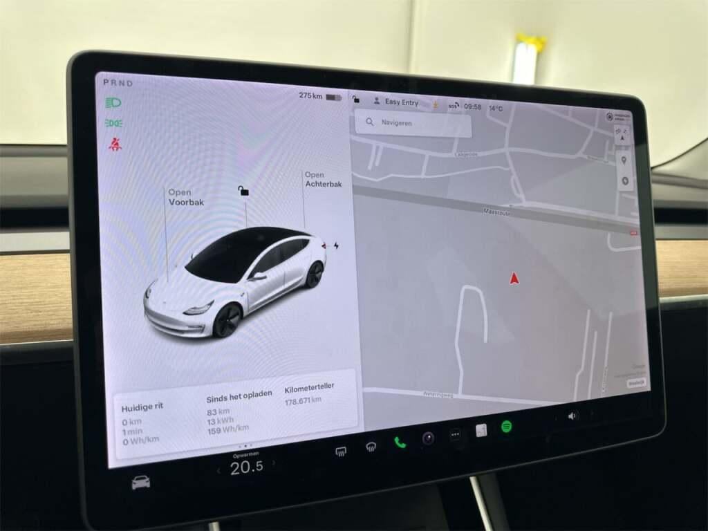 Tesla Model 3 Long Range AWD 75 kWh photo