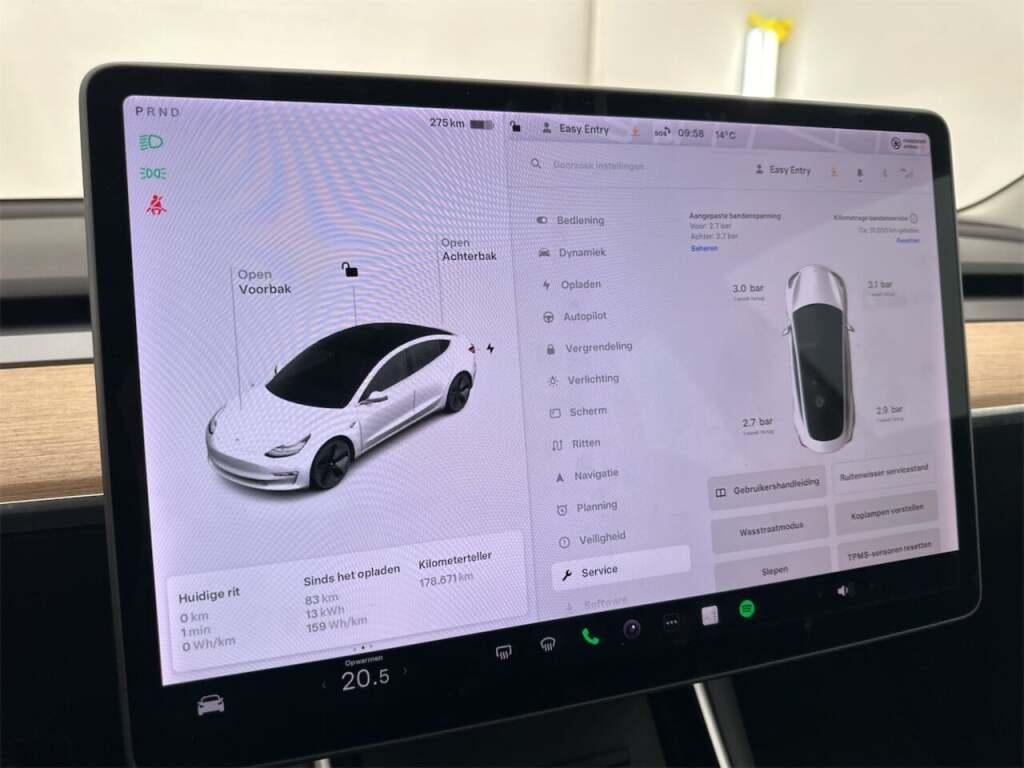 Tesla Model 3 Long Range AWD 75 kWh photo