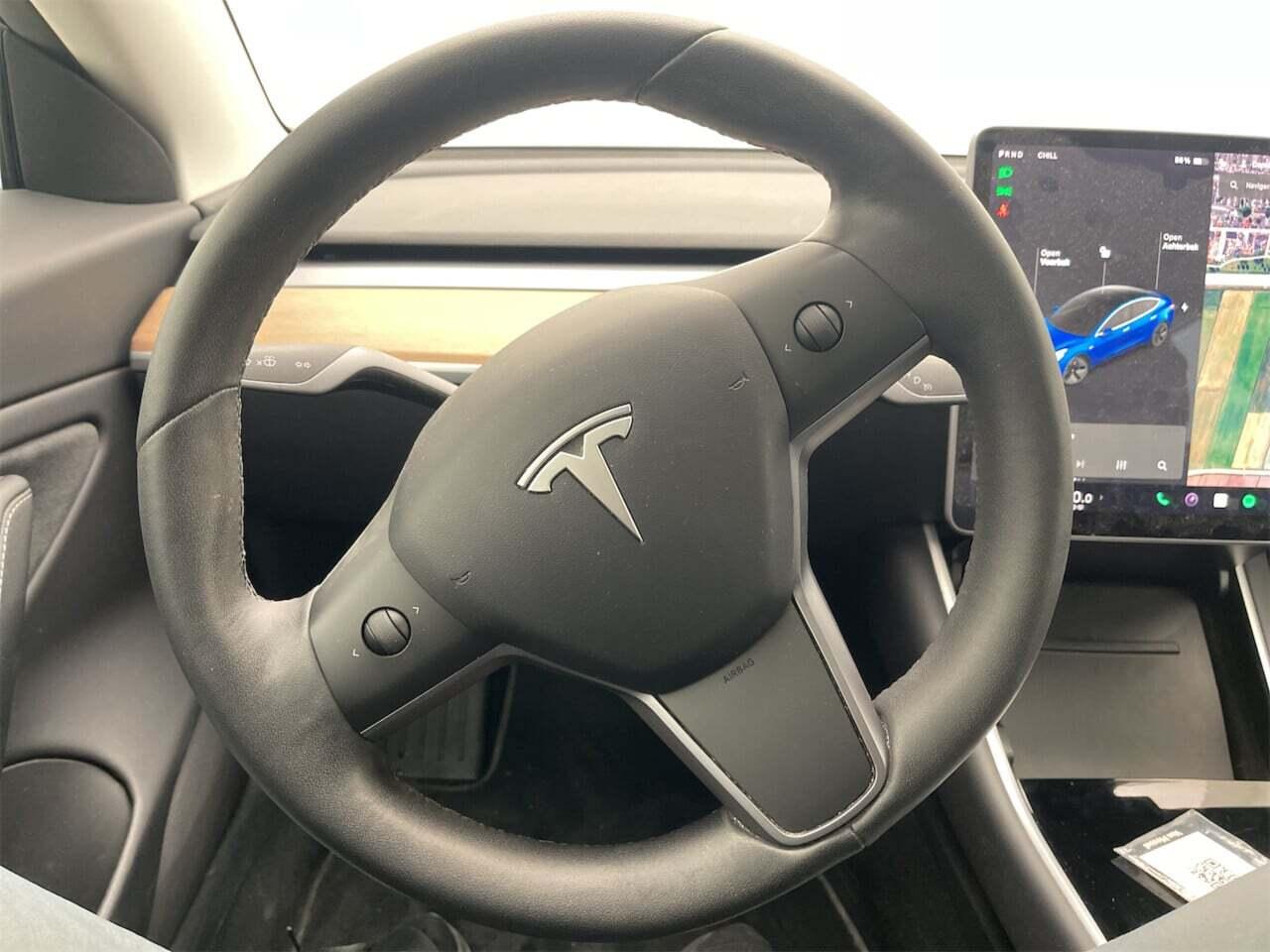 Tesla Model 3 Long Range AWD 75 kWh photo