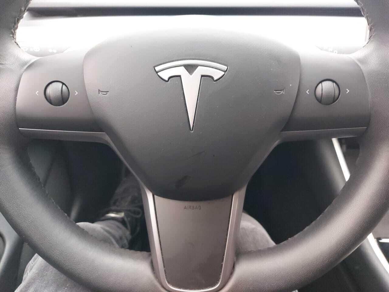 Tesla Model 3 Long Range AWD 75 kWh photo