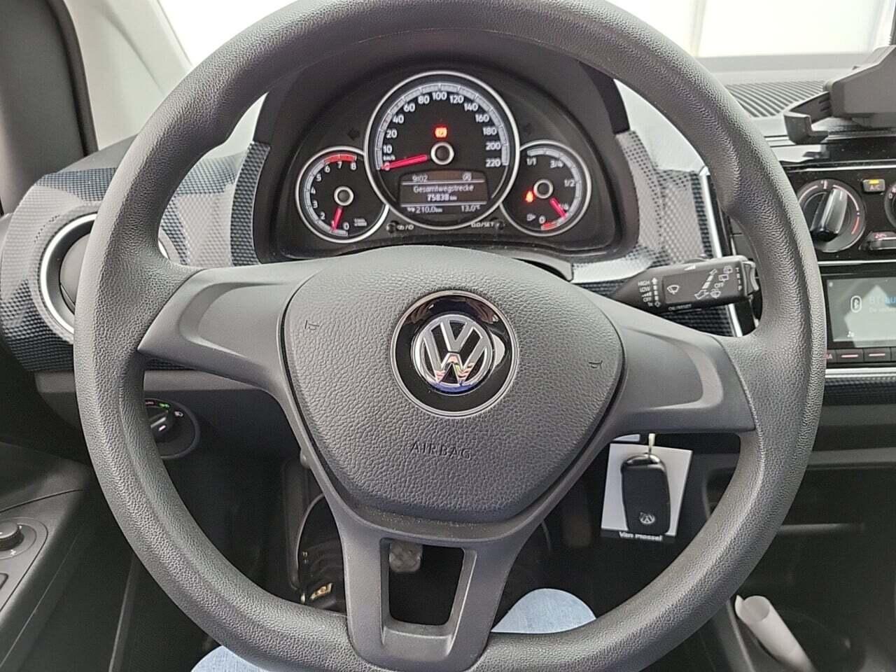 VOLKSWAGEN up! 1.0 BMT move up! photo