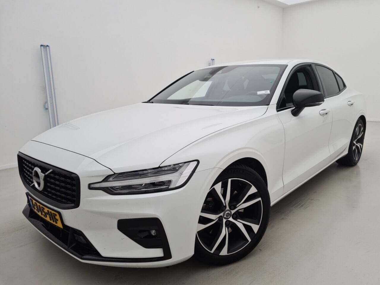 VOLVO S60 2.0 B3 R-Design Geartronic