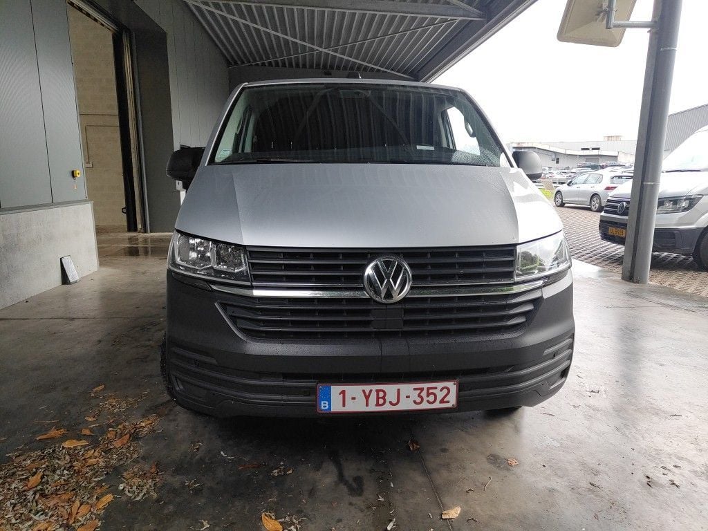 Volkswagen Transporter 2.0 TDi SCR BMT 110/150 SWB 2.8T DSG 4d photo