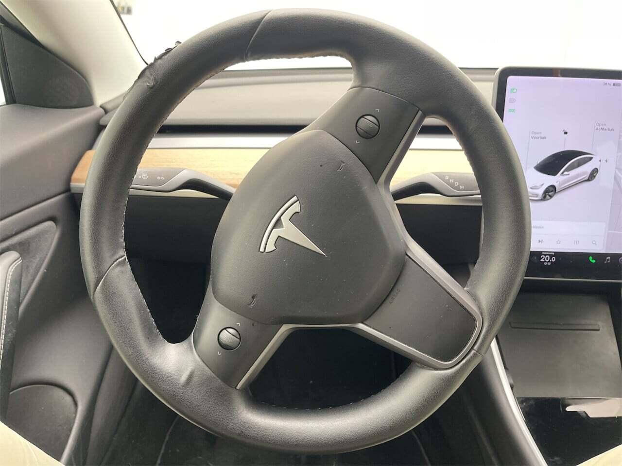 Tesla Model 3 Long Range AWD 75 kWh photo