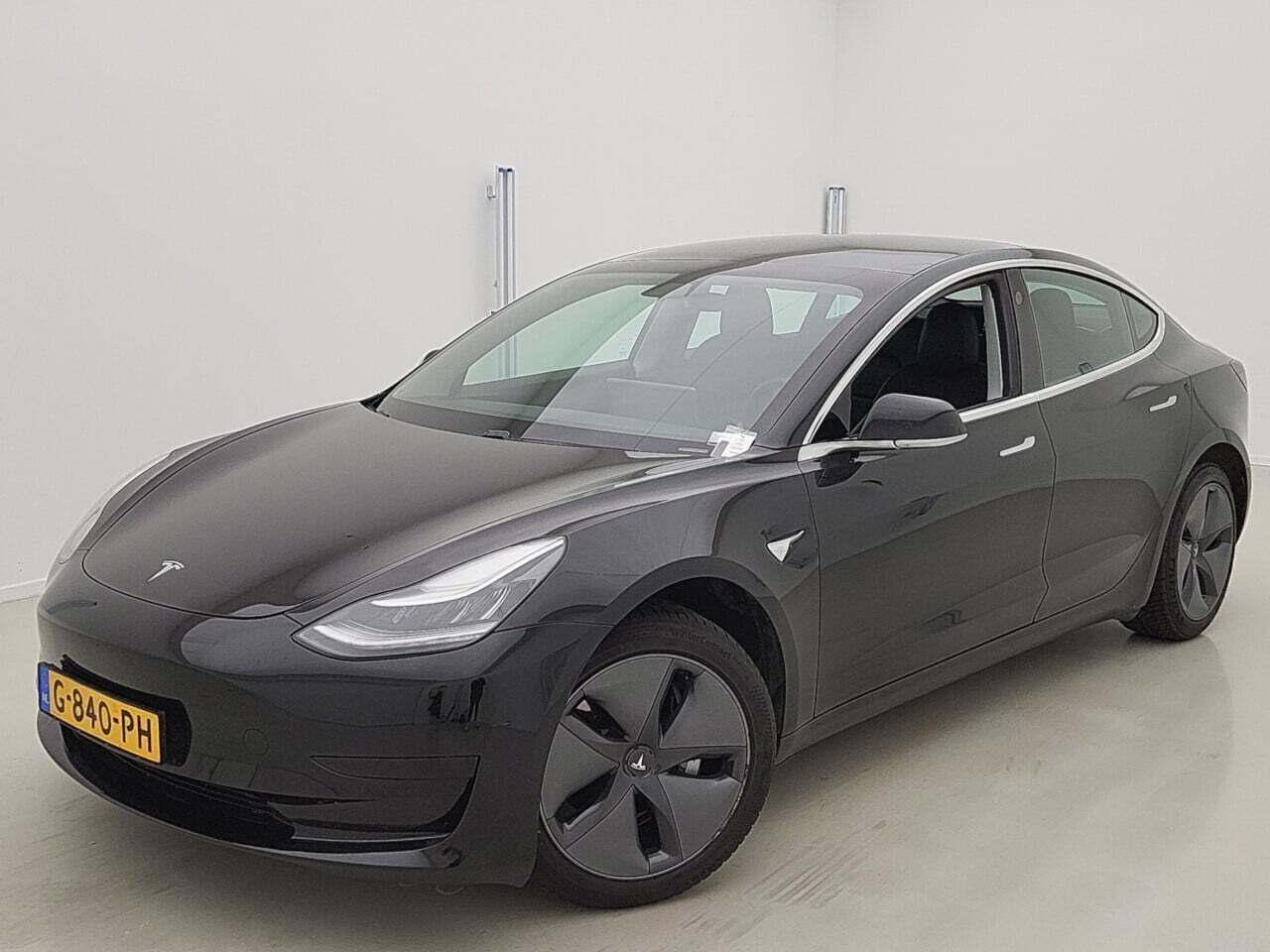 Tesla Model 3 Standard RWD Plus 60 kWh