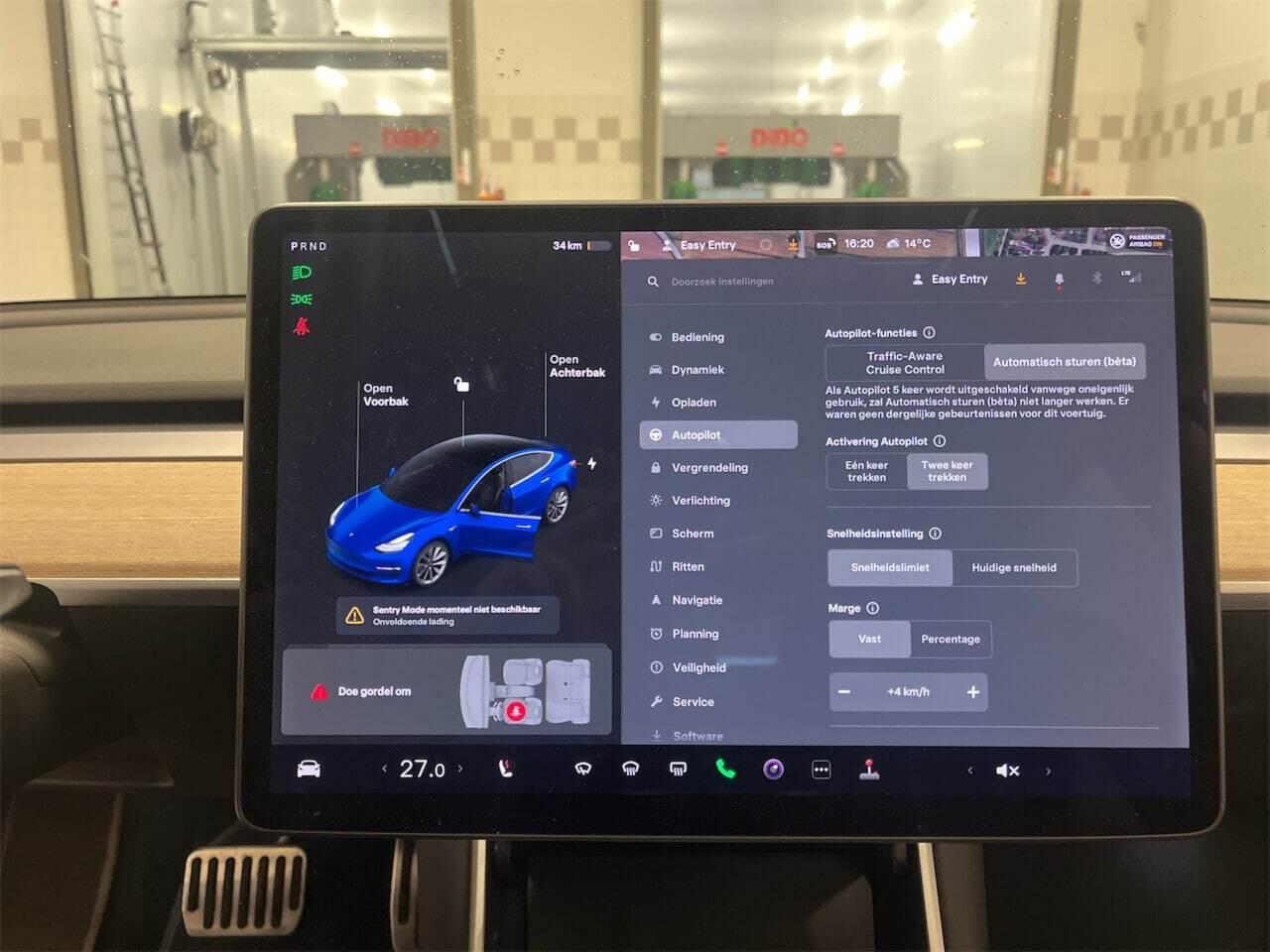 Tesla Model 3 Long Range AWD 75 kWh photo