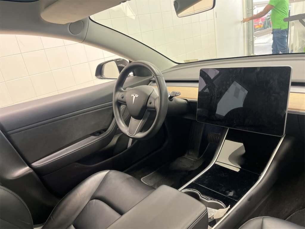 Tesla Model 3 Long Range AWD 75 kWh photo