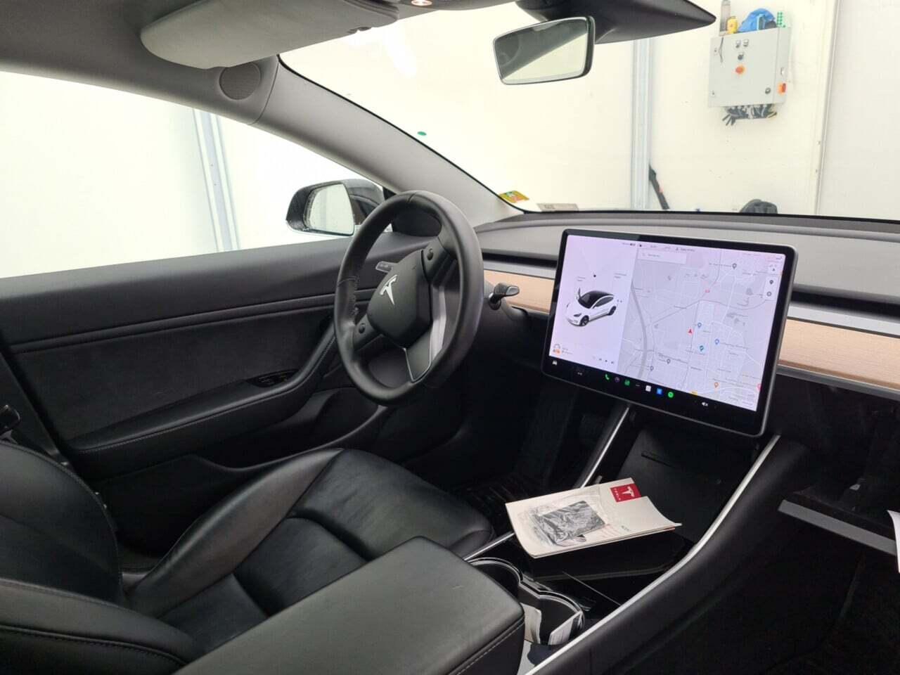 Tesla Model 3 Long Range AWD 75 kWh photo