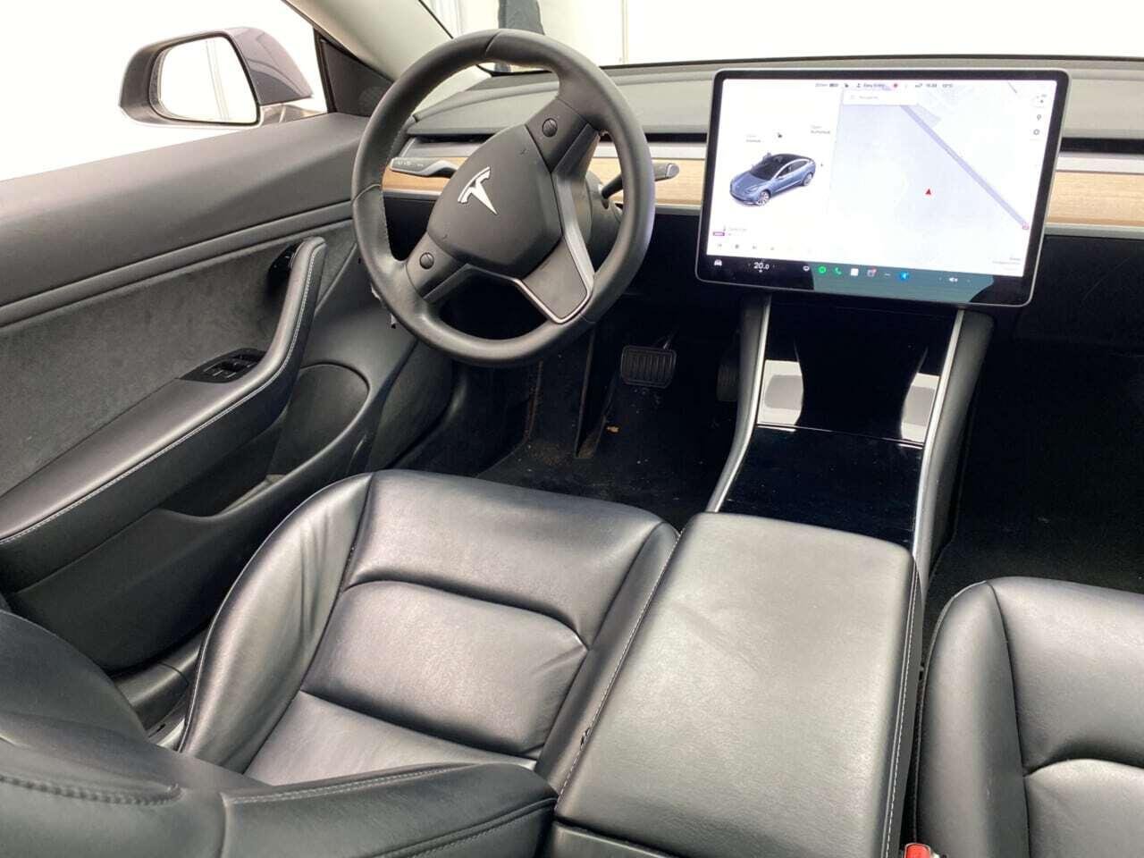 Tesla Model 3 Long Range AWD 75 kWh photo