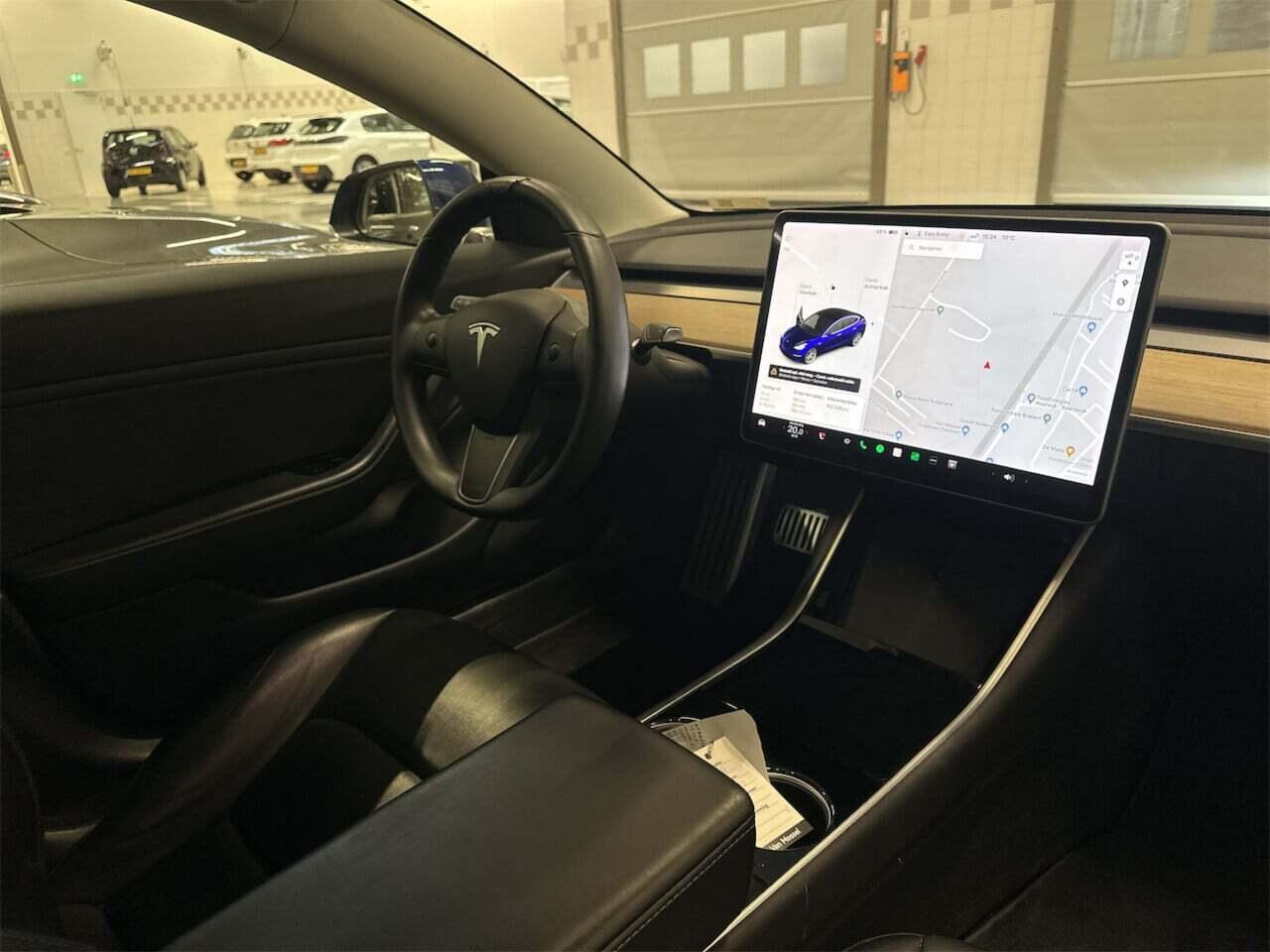 Tesla Model 3 Long Range AWD 75 kWh photo