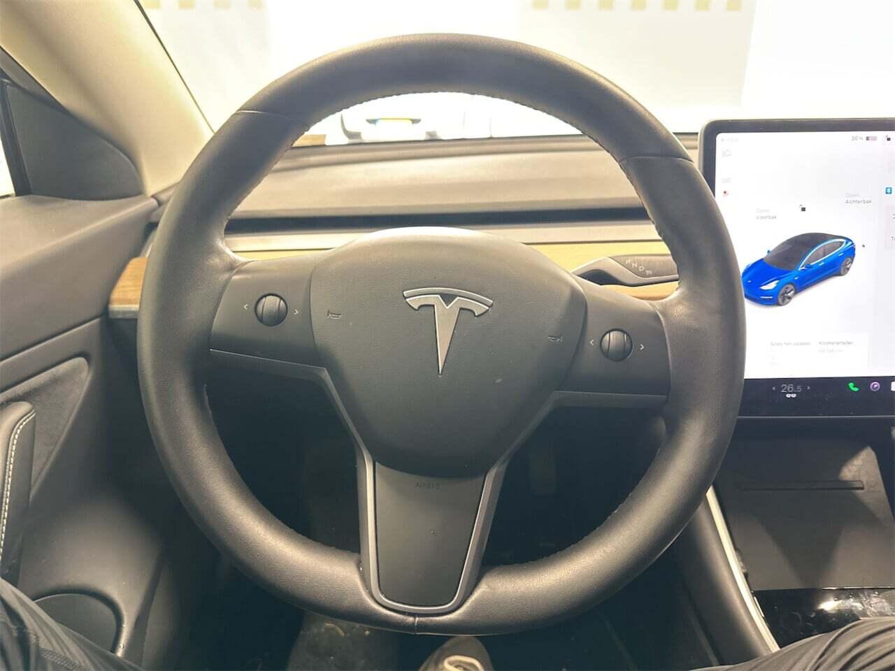 Tesla Model 3 Standard RWD Plus 60 kWh photo