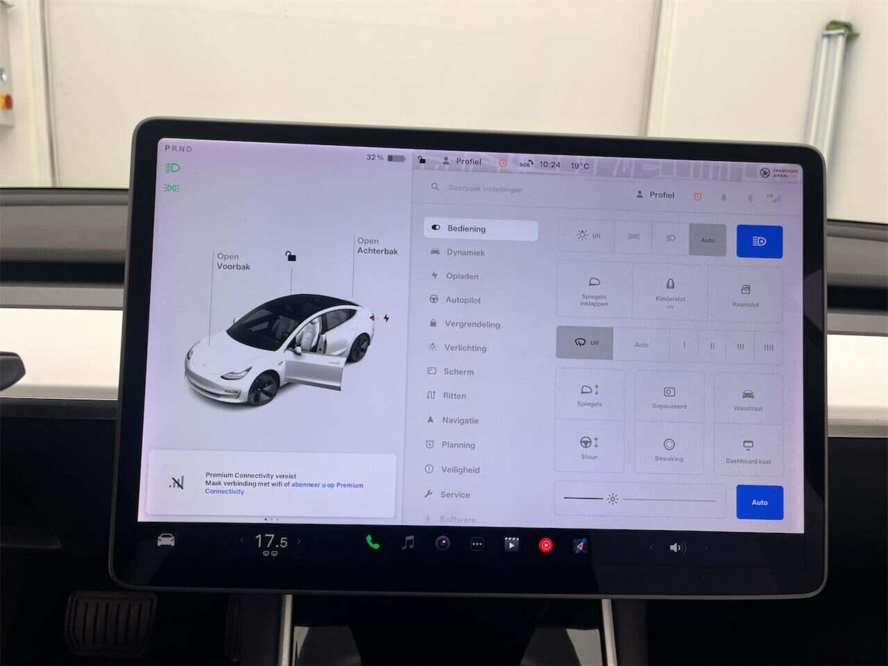 Tesla Model 3 Standard RWD Plus 60 kWh photo