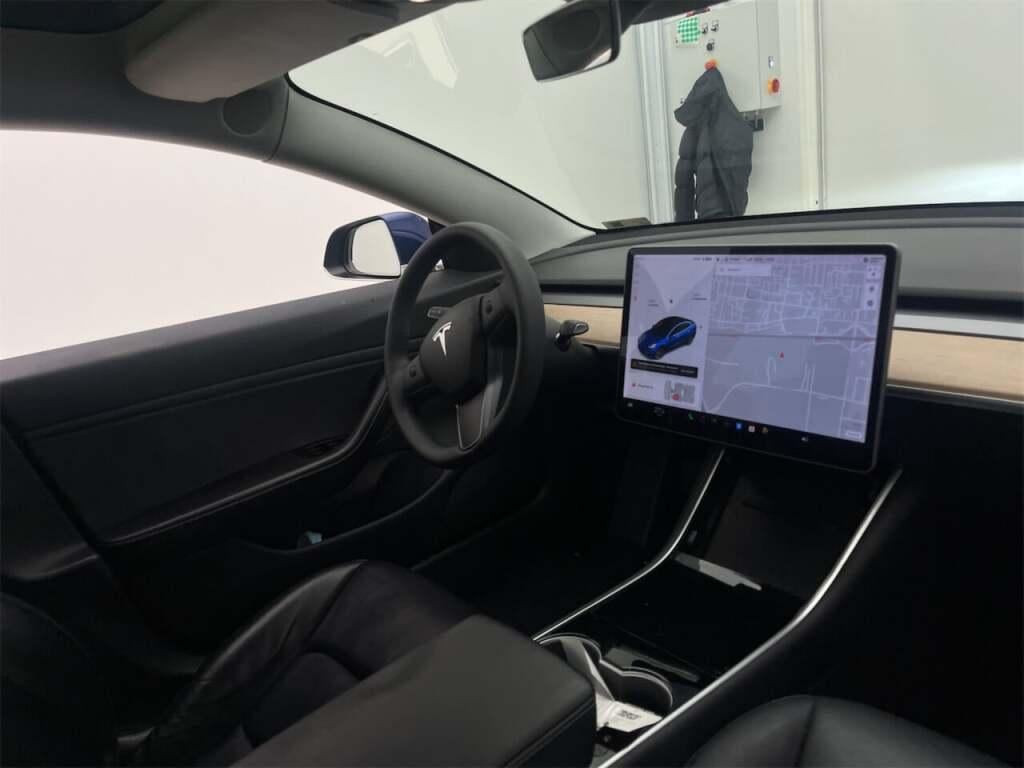 Tesla Model 3 Standard RWD Plus 60 kWh photo