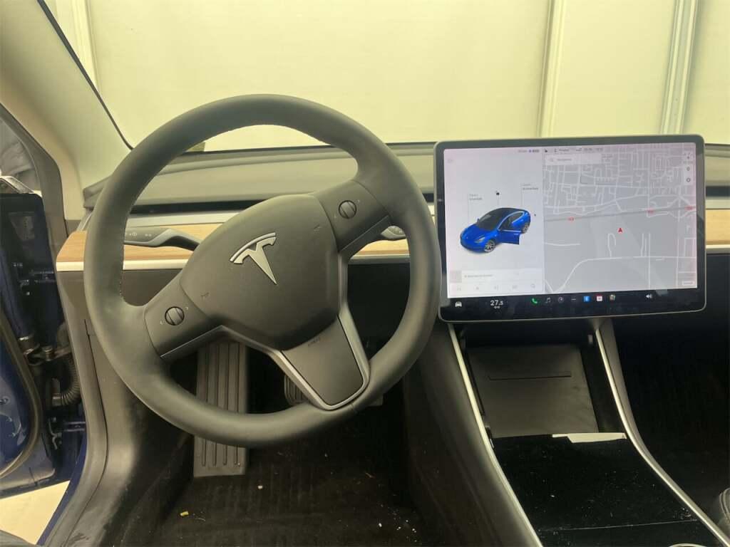 Tesla Model 3 Standard RWD Plus 60 kWh photo