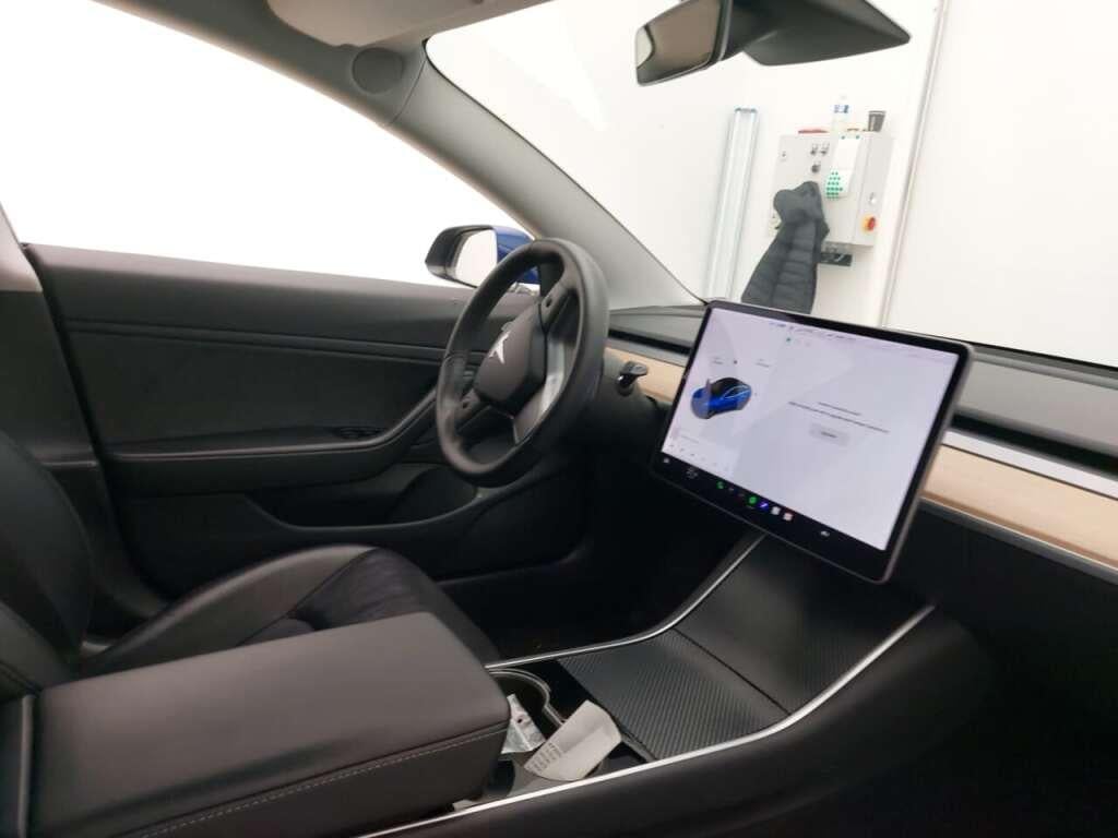 Tesla Model 3 Standard RWD Plus 60 kWh photo