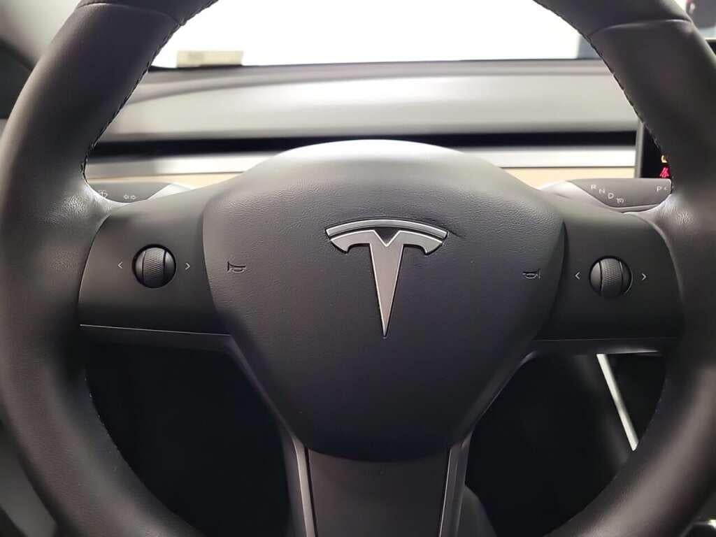 Tesla Model 3 Long Range AWD 75 kWh photo