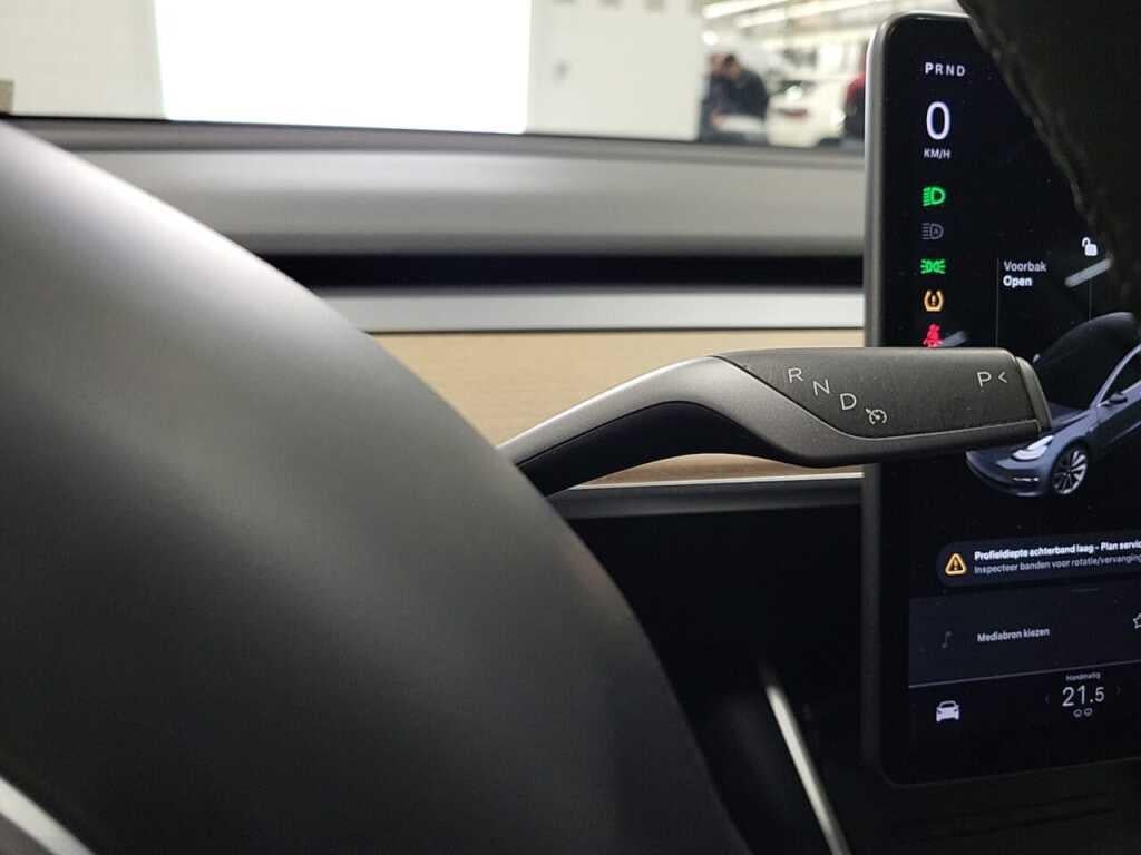 Tesla Model 3 Long Range AWD 75 kWh photo