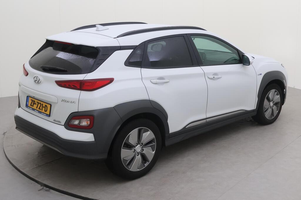 HYUNDAI Kona photo