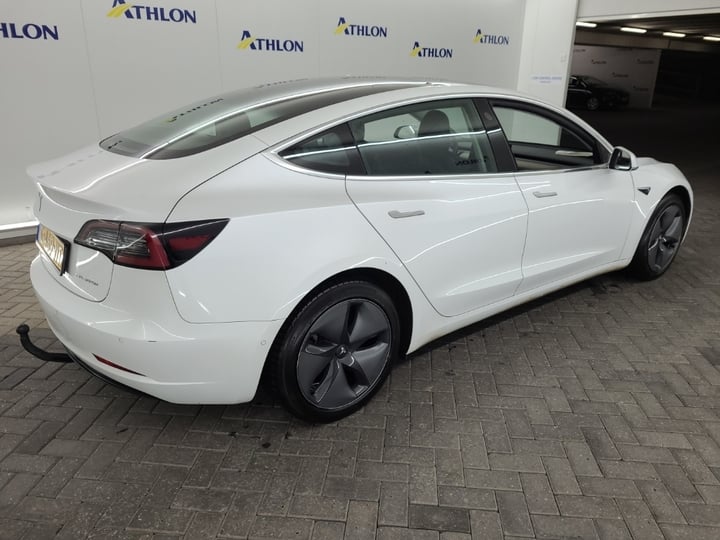 Tesla Model 3 Long Range Dual Motor AWD 4D 335kW photo