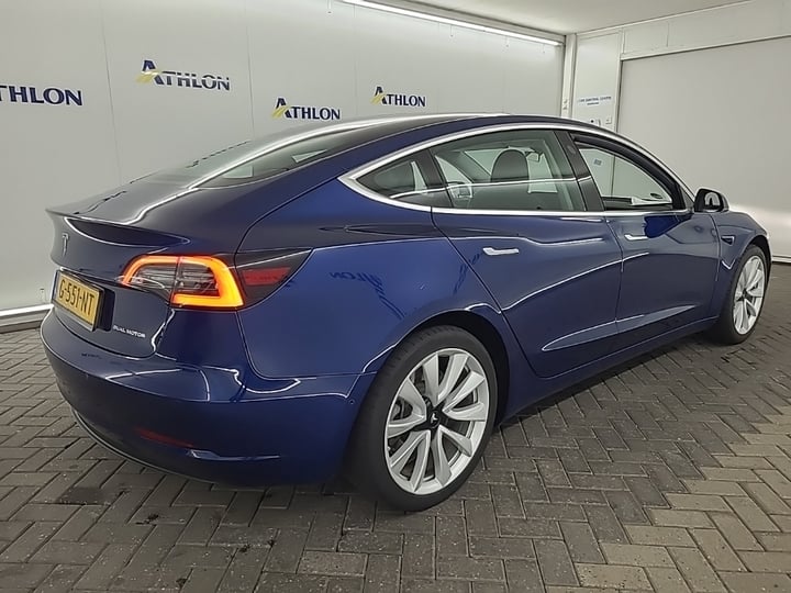 Tesla Model 3 Long Range Dual Motor AWD 4D 335kW photo