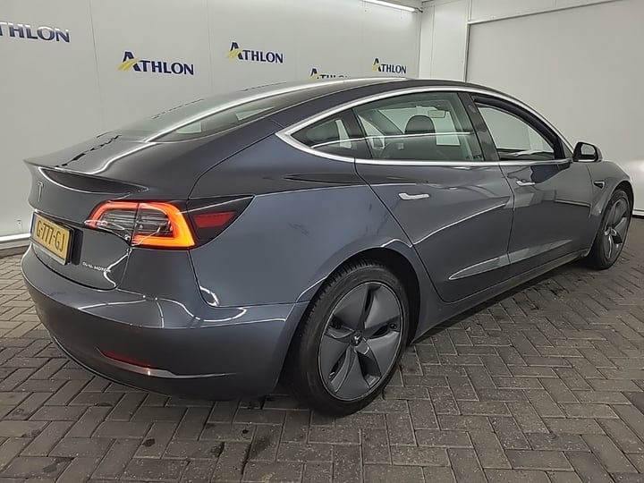 Tesla Model 3 Long Range Dual Motor AWD 4D 335kW photo