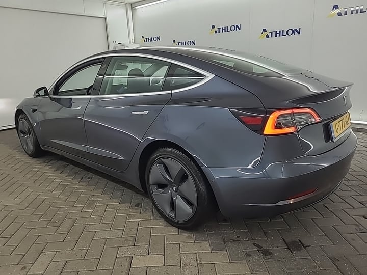 Tesla Model 3 Long Range Dual Motor AWD 4D 335kW photo